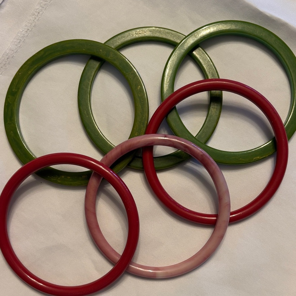 Vintage   1980's Set of Green and  Dark Pink Bangles